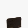 Etui na karty w kolorze espresso z tłoczoną skórą imitującą skórę krokodyla Etui na karty w kolorze espresso z tłoczoną skórą imitującą skórę krokodyla