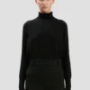 Sweter Marie w kolorze czarnym Sweter Marie w kolorze czarnym