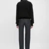 Sweter o luźnym kroju w kolorze czarnym Sweter o luźnym kroju w kolorze czarnym