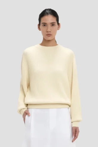 Sweter o luźnym kroju w kolorze kości słoniowej