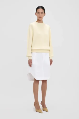 Sweter o luźnym kroju w kolorze kości słoniowej