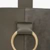Torebka typu bucket Dia z szarej skóry o fakturze kamyczkowej Torebka typu bucket Dia z szarej skóry o fakturze kamyczkowej